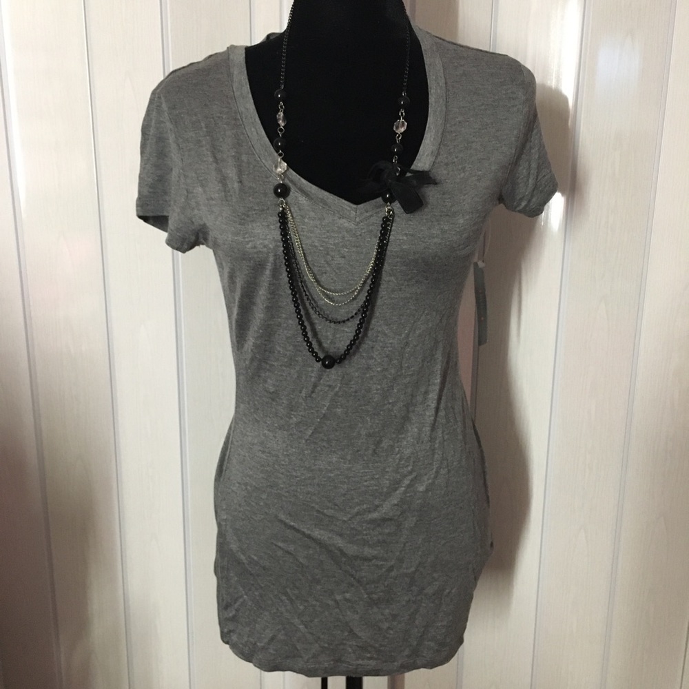 V-neck gray T-shirt top size large